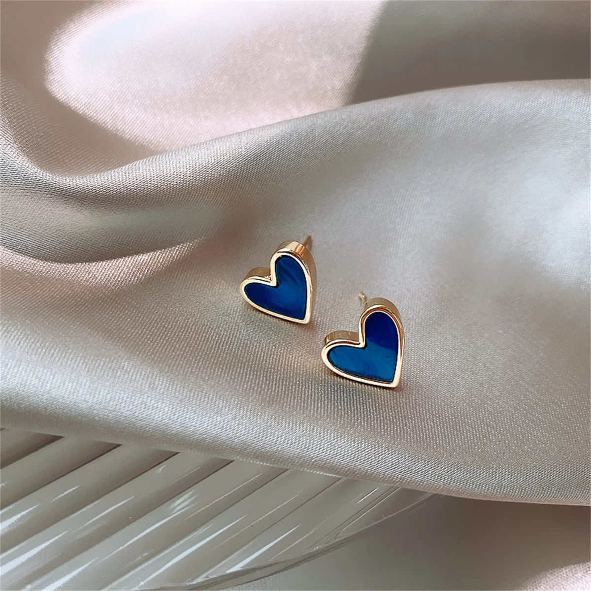 New Korean Sweet Cute Heart Stud Earrings for Women Girl Fashion Blue Glaze Aesthetic Geometric Earrings Minimalist Jewelry Gift